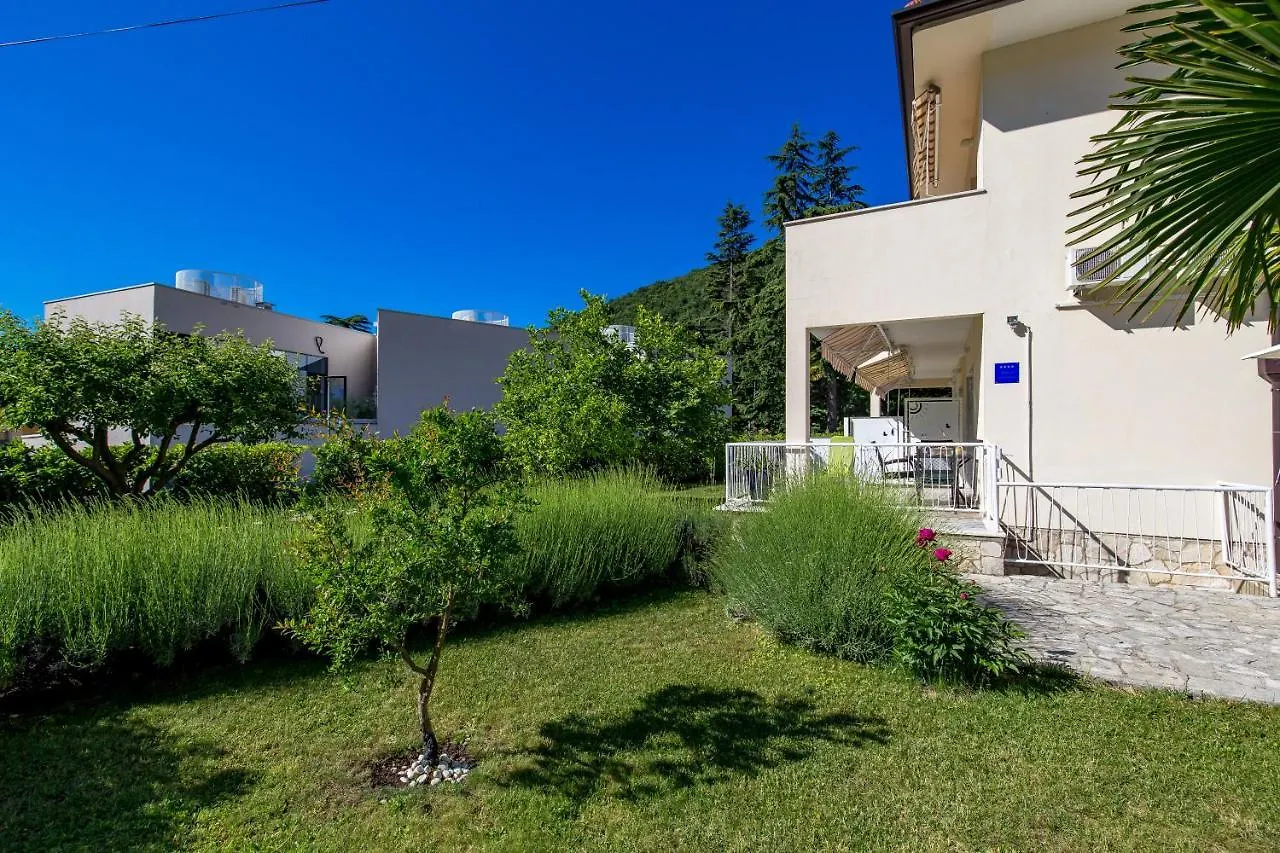 Apartments Rosovic J&C Mošćenička Draga