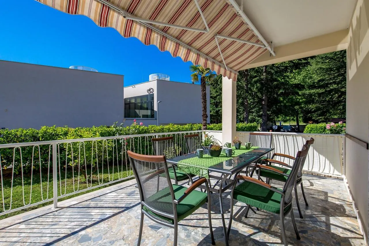 Apartments Rosovic J&C Mošćenička Draga