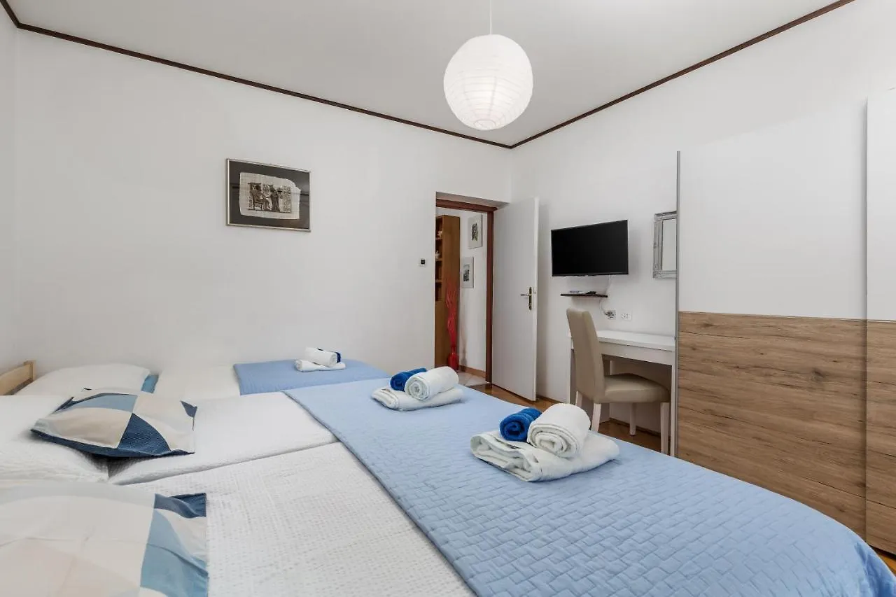 Apartments Rosovic J&C Mošćenička Draga