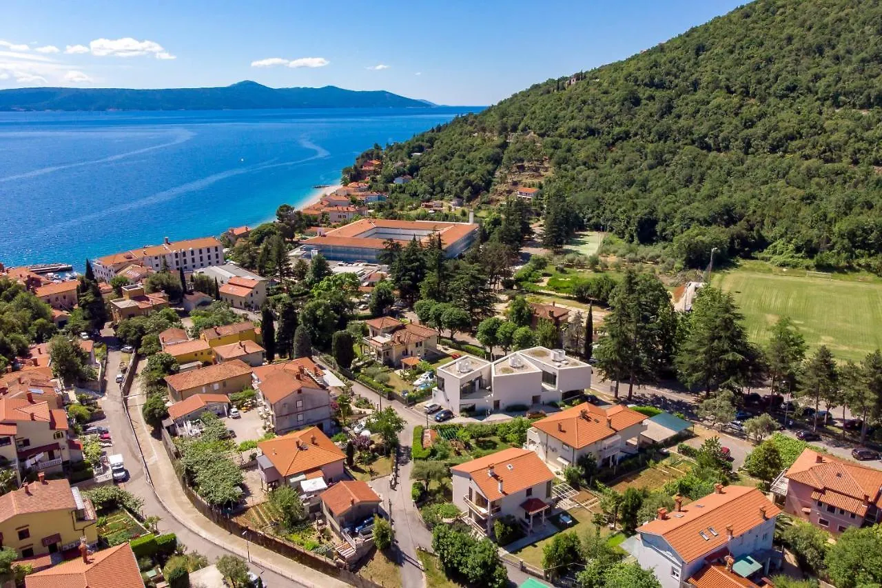 Apartments Rosovic J&C Mošćenička Draga
