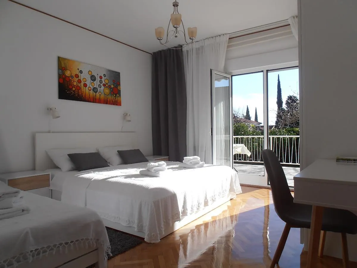 Apartments Rosovic J&C Mošćenička Draga